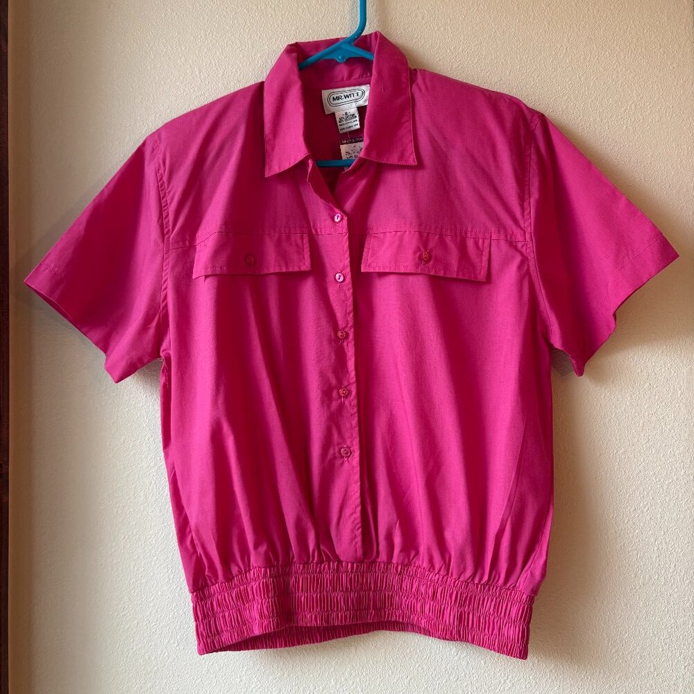 Vintage Women’s Short-Sleeve Button-Down Shirt in Bright Pink